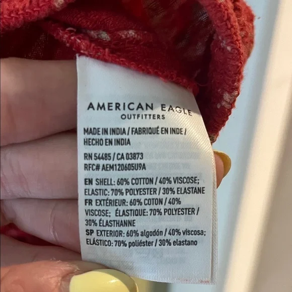 American Eagle Red Floral Blouse Sz XL Button Details - Picture 3 of 5